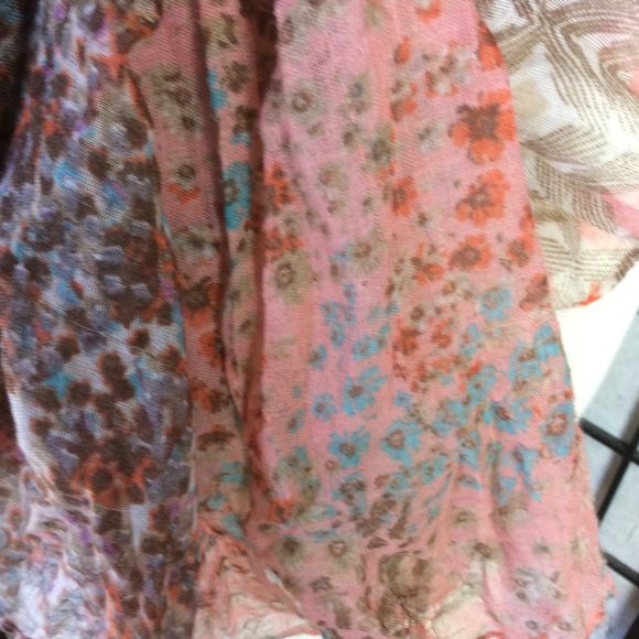 Soft & Pretty Scarf For Spring! - Picture 3 of 5
